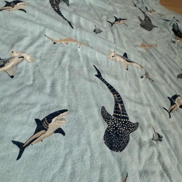 Kyte Baby Short sleeve pajamas in Stream Shark size 10 - Picture 5 of 5